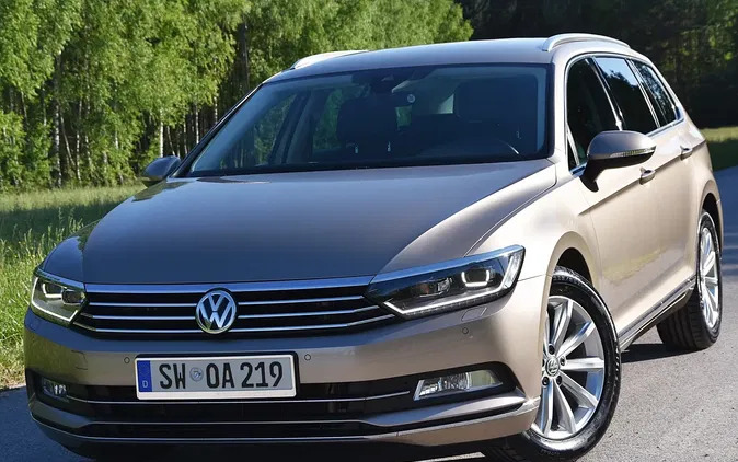 samochody osobowe Volkswagen Passat cena 65700 przebieg: 227000, rok produkcji 2016 z Chełmża